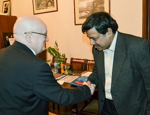 Delegation from India and Oxford visits JU