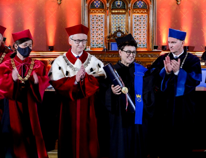 <span lang="pl">Olga Tokarczuk</span> receives the Jagiellonian University honorary doctorate