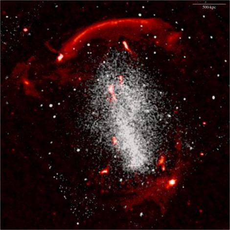 Photo no. 9 (10)
                                                         The merging galaxy cluster CIZA J2242.8+5301. It hosts extremely hot gas in the centre, seen with Chandra X-ray observations (Ogrean et al. 2014). Credit: Duy Hoang/LOFAR Surveys Team
                            