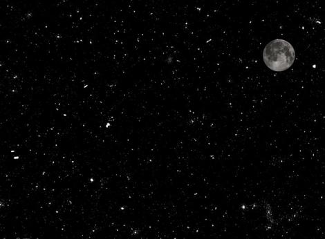 Photo no. 10 (10)
                                                         1/30th of the LoTSS DR1 sky area, with the full moon shown for comparison. A number of extended radio galaxies can be also seen. Credit: Judith Croston and the LOFAR surveys team. Moon image: Gregory H. Revera / Wikimedia Commons.
                            